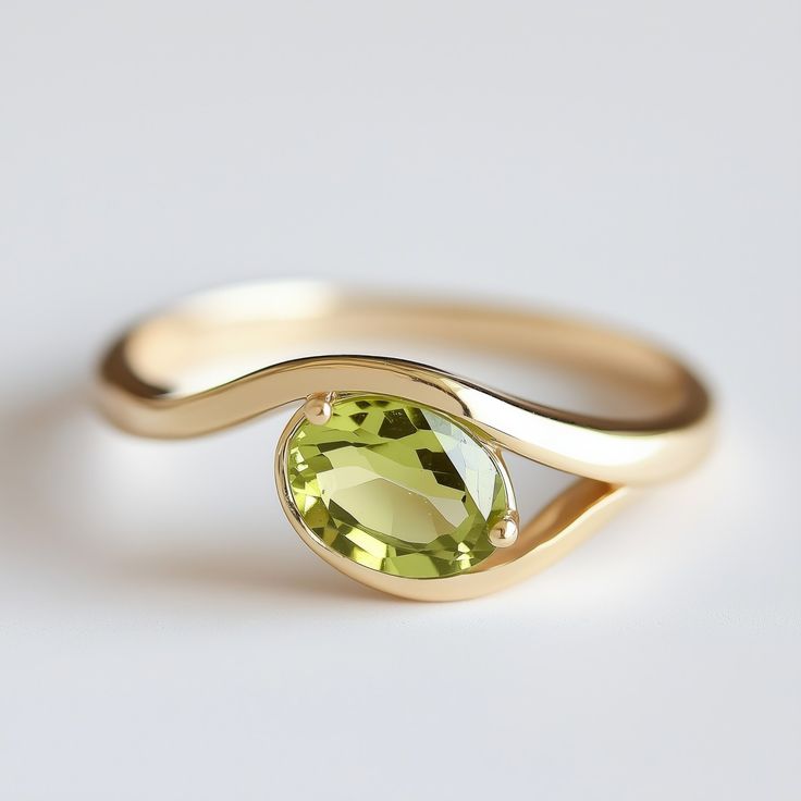 Verdant Wave Peridot Ring