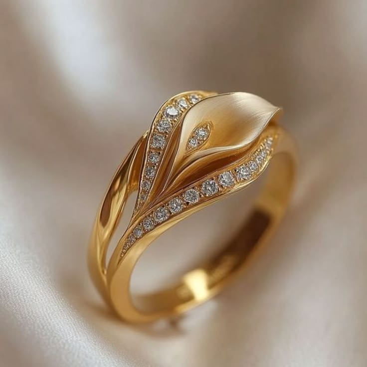 Golden Bloom Diamond Ring