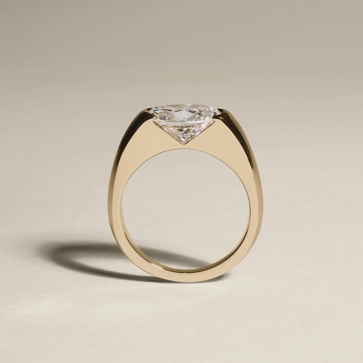 Venus Floating Solitaire Ring