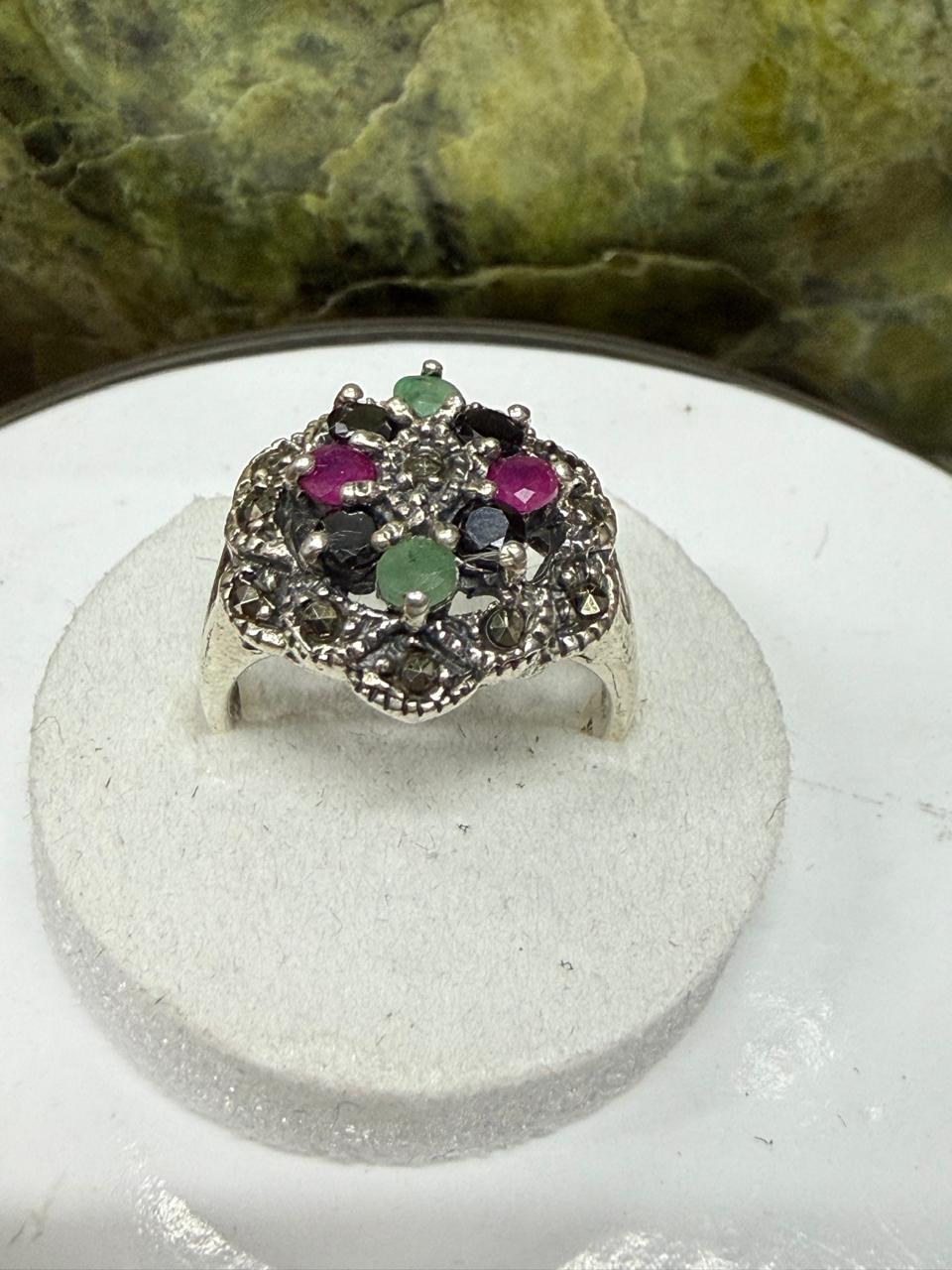 Luxury Multi-Stone Ruby, Emerald & Sapphire Ring – 925 Sterling Silver with Rhodium Polish**
Celebrate elegance and vibrant beauty with this exquisite Multi-Stone Ruby, Emerald & Sapphire Ring, meticulously crafted in genuine 925 Sterling Silver and en