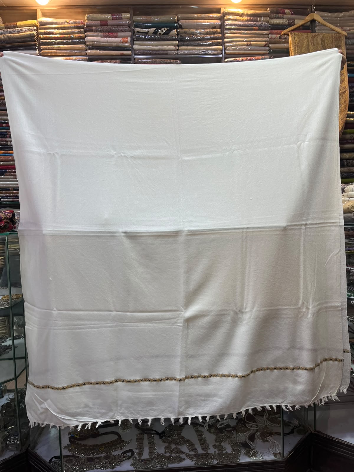 72 Woolen Gents Shawls