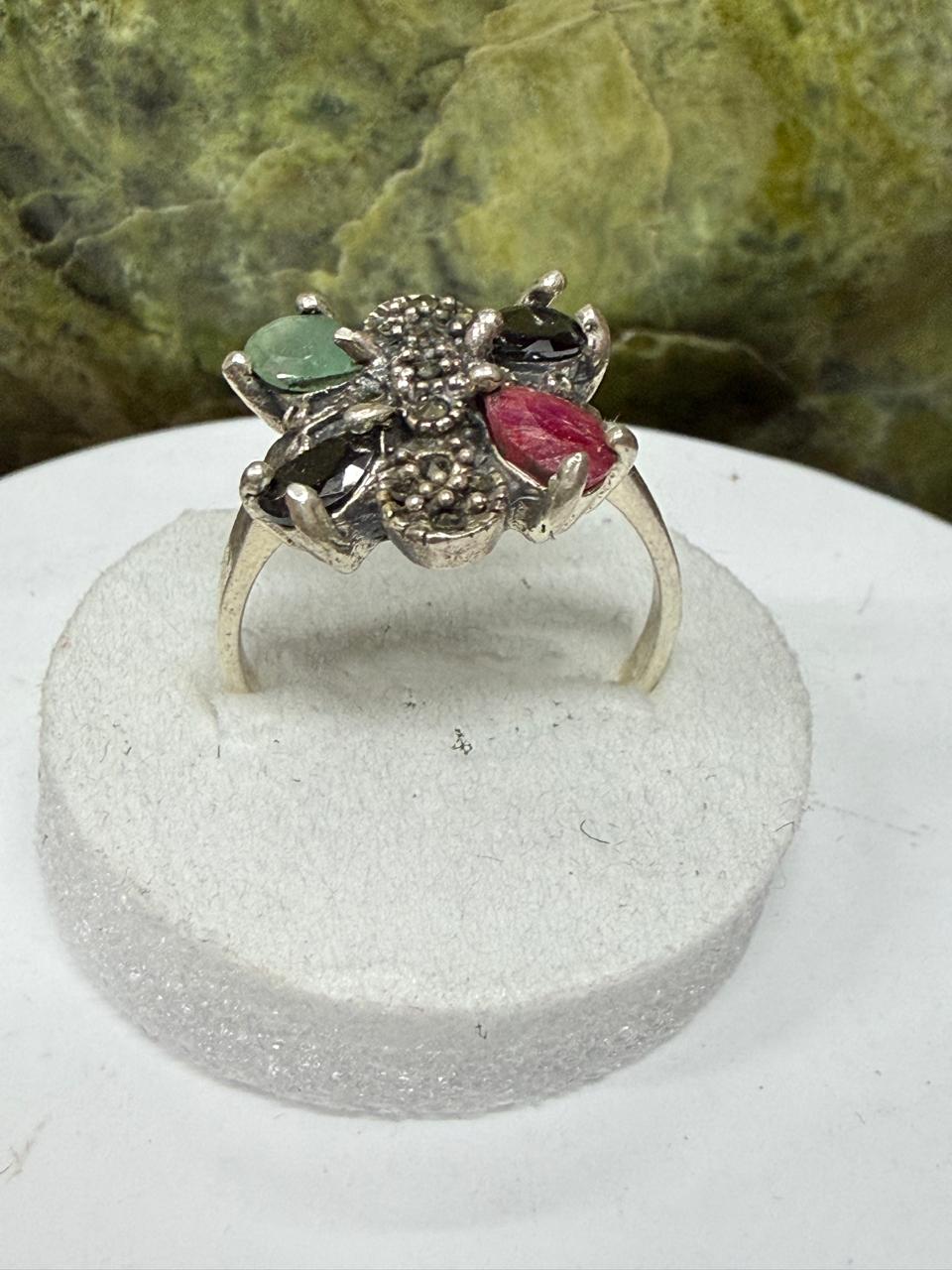 Luxury Multi-Stone Ruby, Emerald & Sapphire Ring – 925 Sterling Silver with Rhodium Polish**
Celebrate elegance and vibrant beauty with this exquisite Multi-Stone Ruby, Emerald & Sapphire Ring, meticulously crafted in genuine 925 Sterling Silver