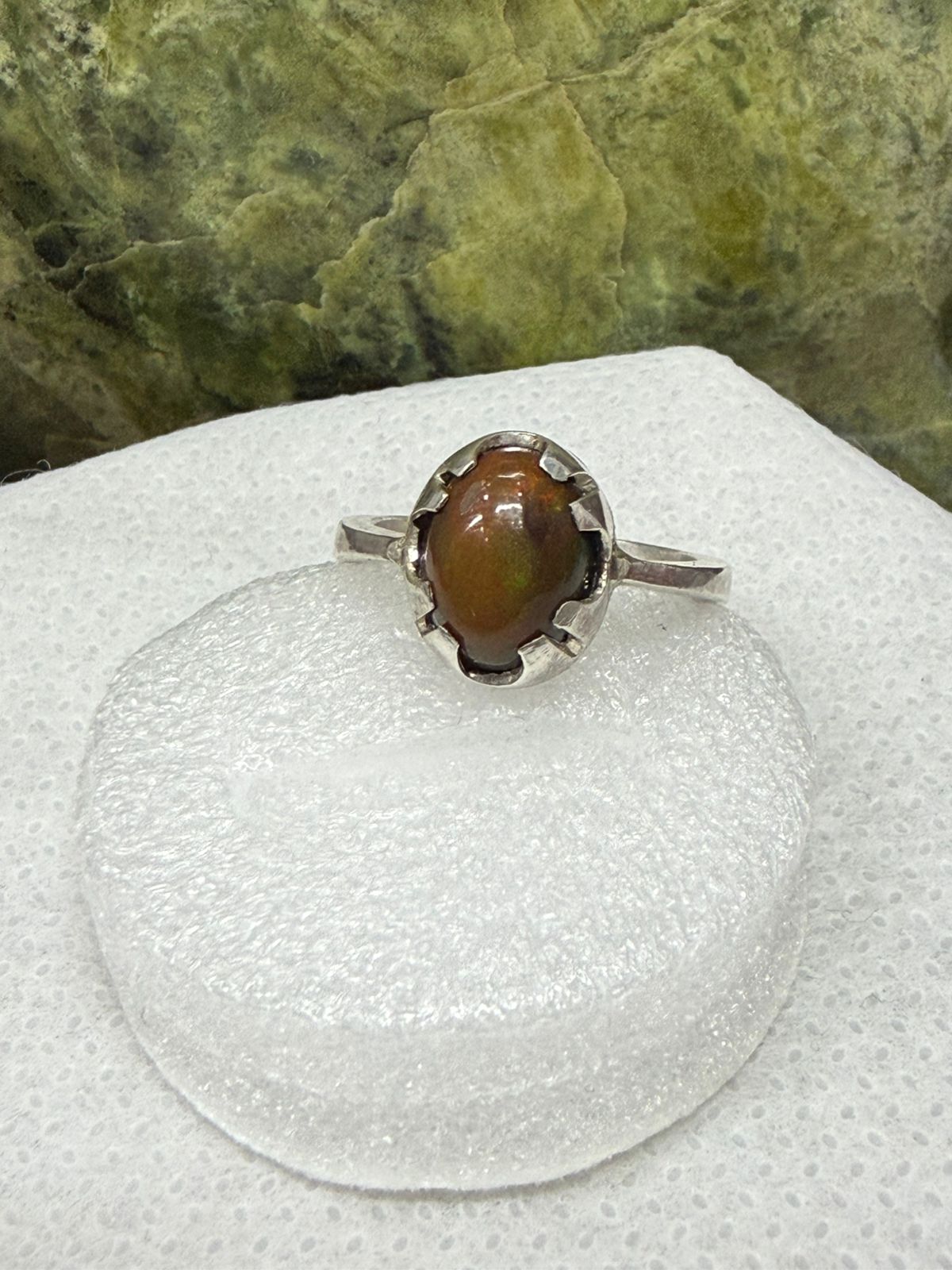 Fire Agate Stone Ring – 925 Sterling Silver
Make a bold statement with this stunning Fire Agate Stone Ring, expertly crafted in genuine 925 Sterling Silver. Featuring a mesmerizing Fire Agate gemstone, known for its fiery flashes of red, orange, gold, and