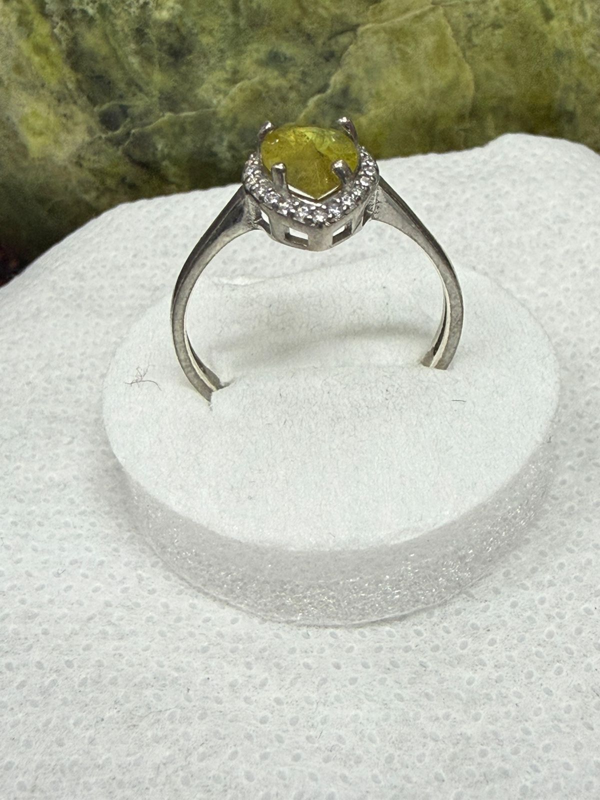 Yellow Sapphire Women's Ring – 925 Sterling Silver
Add a touch of elegance and sophistication to your jewelry collection with this stunning Yellow Sapphire Women's Ring, expertly crafted in genuine 925 Sterling Silver. Featuring a radiant yellow sapphire