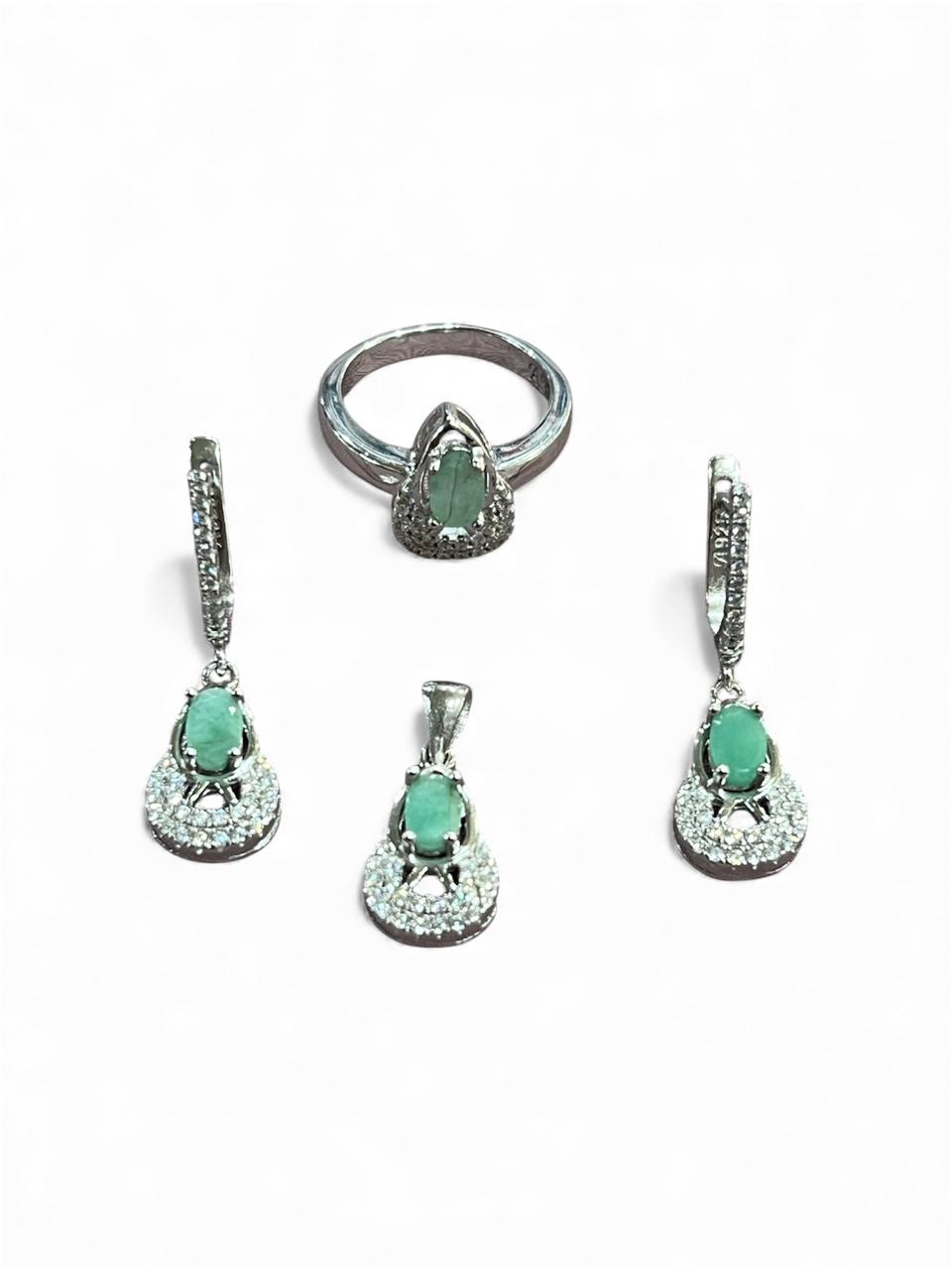 925 Rohdium Sliver Emerald Stone Set
