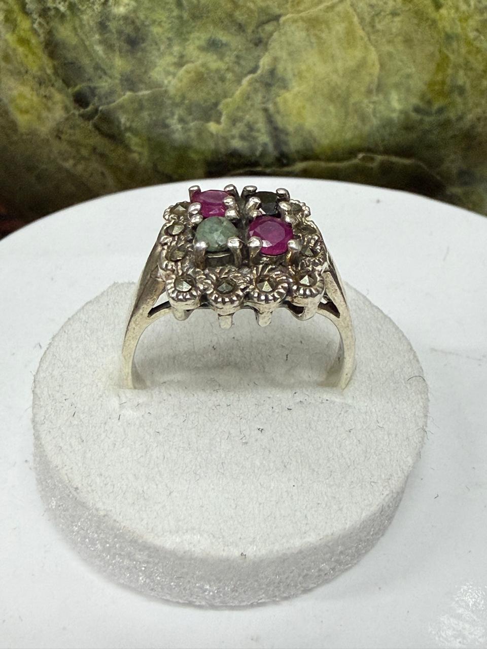 Luxury Multi-Stone Ruby, Emerald & Sapphire Ring – 925 Sterling Silver with Rhodium Polish**
Celebrate elegance and vibrant beauty with this exquisite Multi-Stone Ruby, Emerald & Sapphire Ring, meticulously crafted in genuine 925 Sterling Silver and en