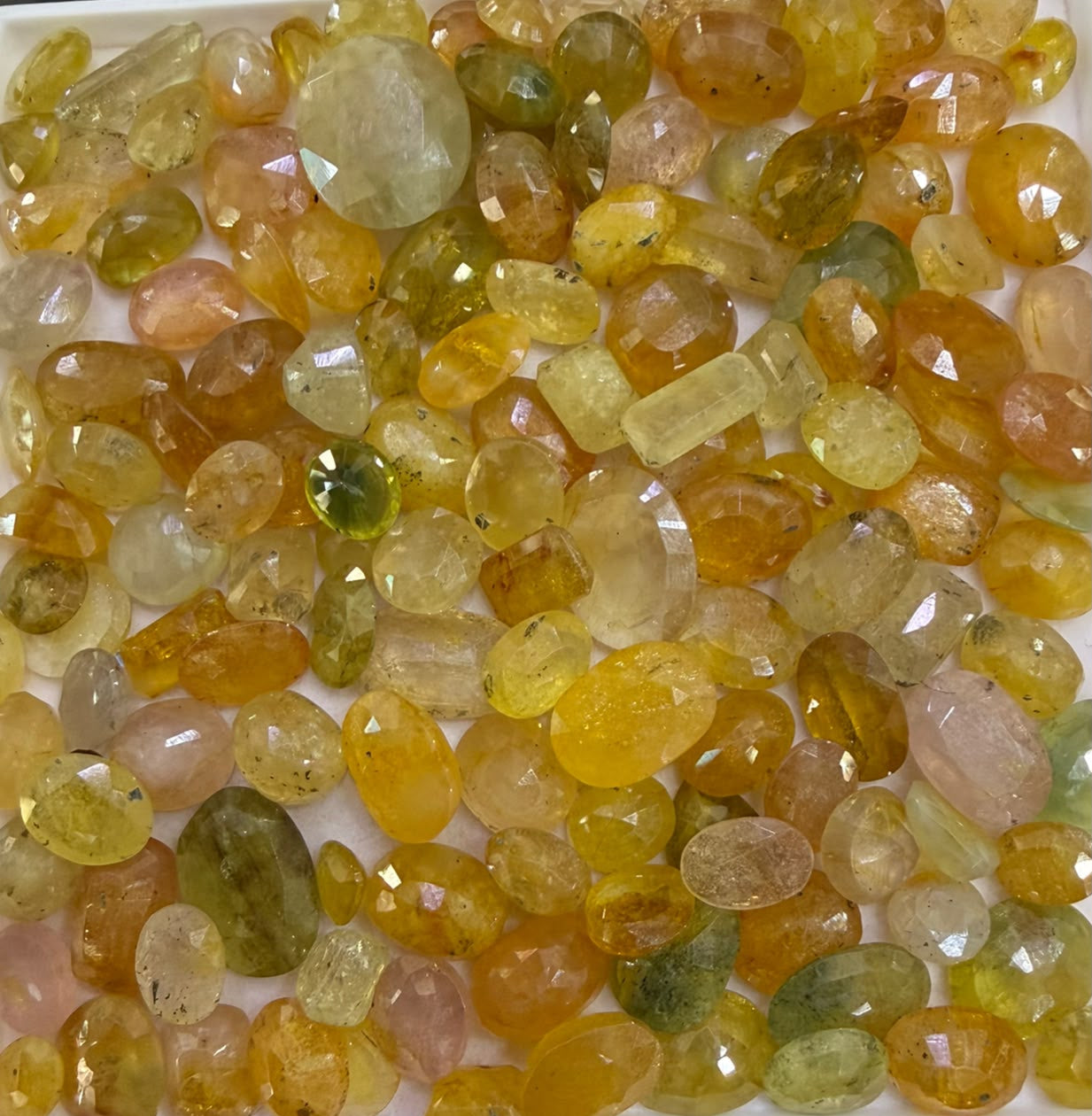 Yellow Sapphire (pukraj) Stone in Pakistan
