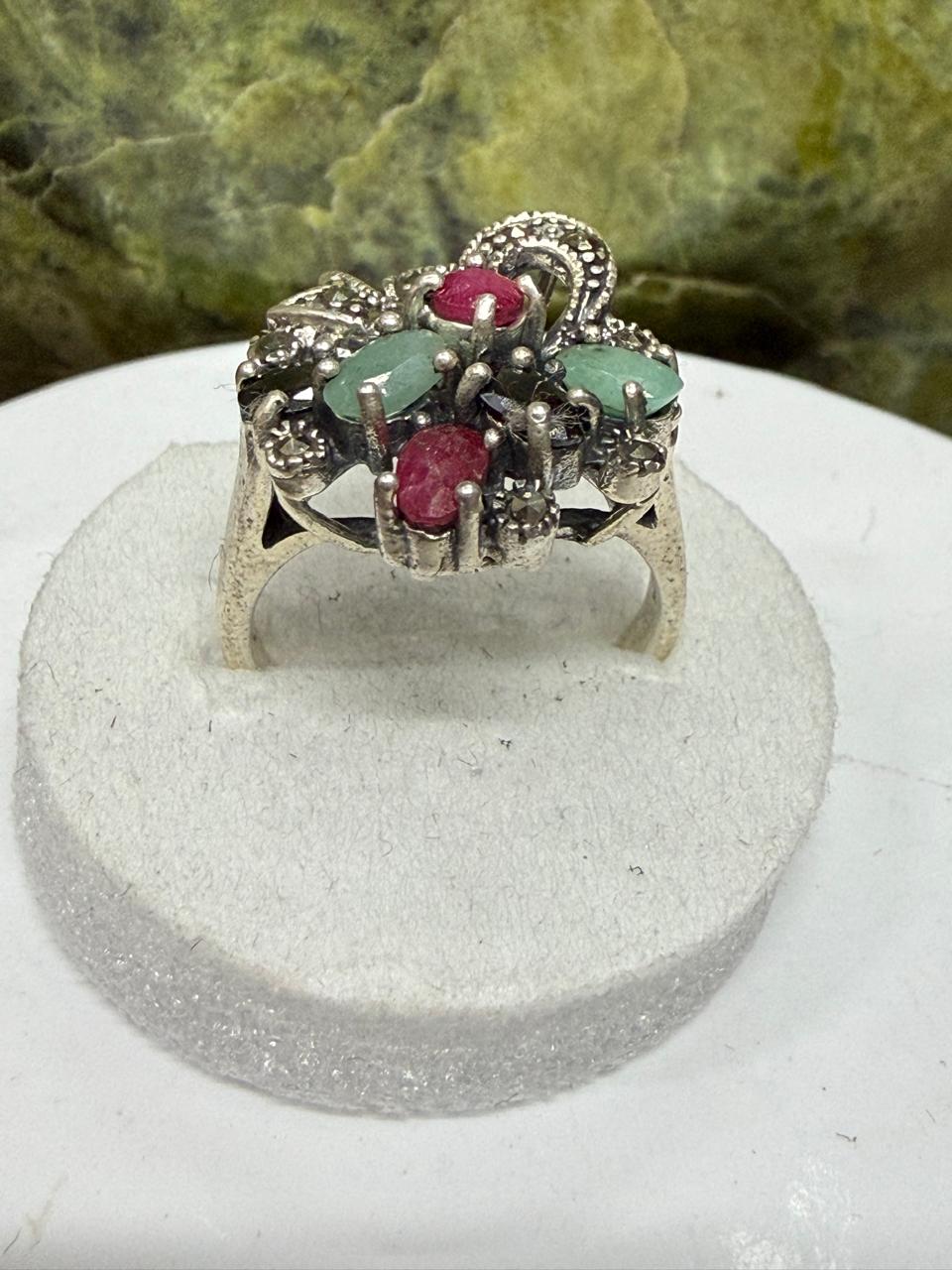 Luxury Multi-Stone Ruby, Emerald & Sapphire Ring – 925 Sterling Silver with Rhodium Polish**
Celebrate elegance and vibrant beauty with this exquisite Multi-Stone Ruby, Emerald & Sapphire Ring, meticulously crafted in genuine 925 Sterling Silver and en