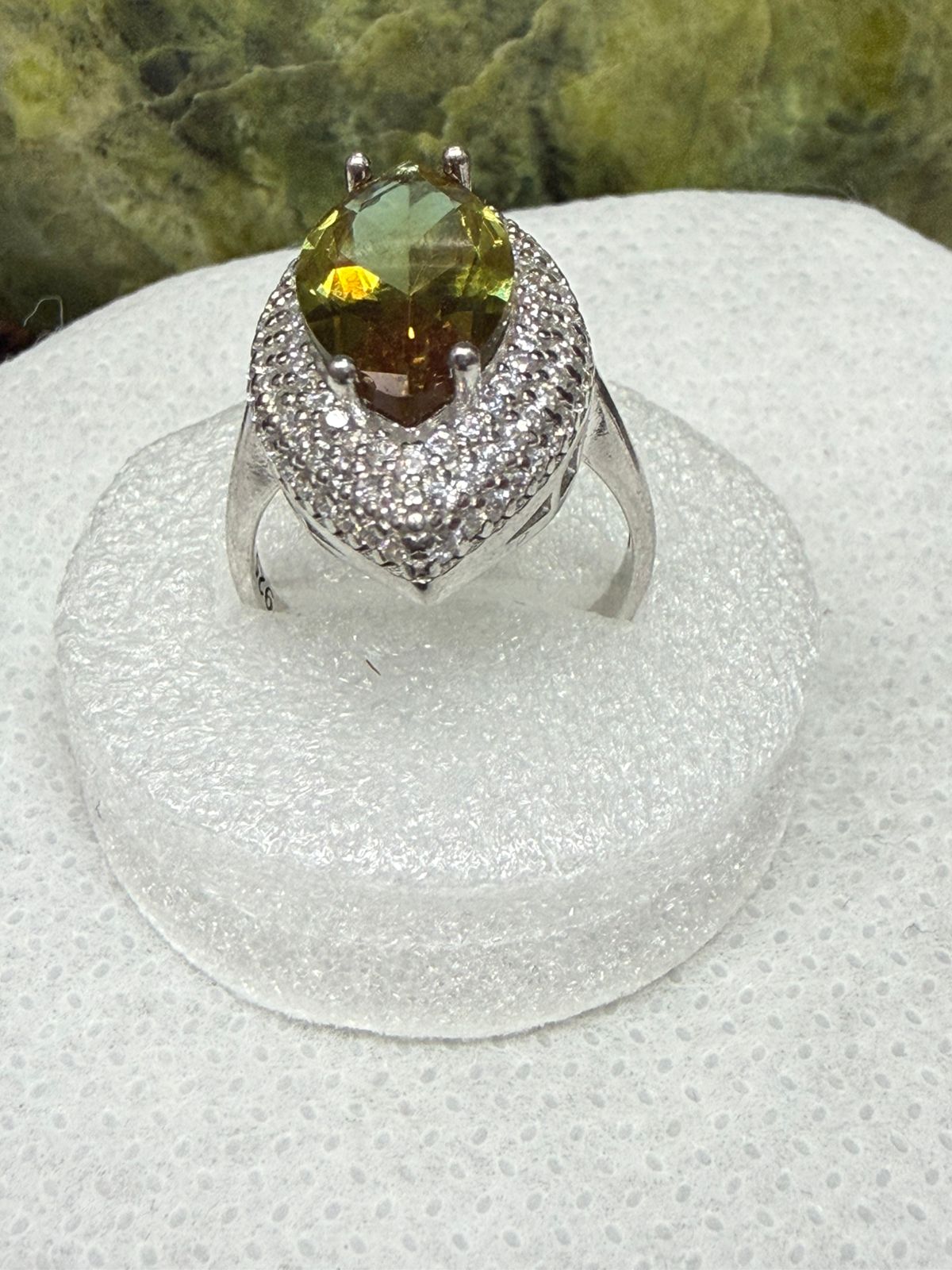 Samsonite Stone Ring – 925 Sterling Silver
Enhance your jewelry collection with this elegant Samsonite Stone Ring, beautifully crafted in genuine 925 Sterling Silver. Featuring a captivating Samsonite gemstone, this ring showcases a unique and eye-catchin