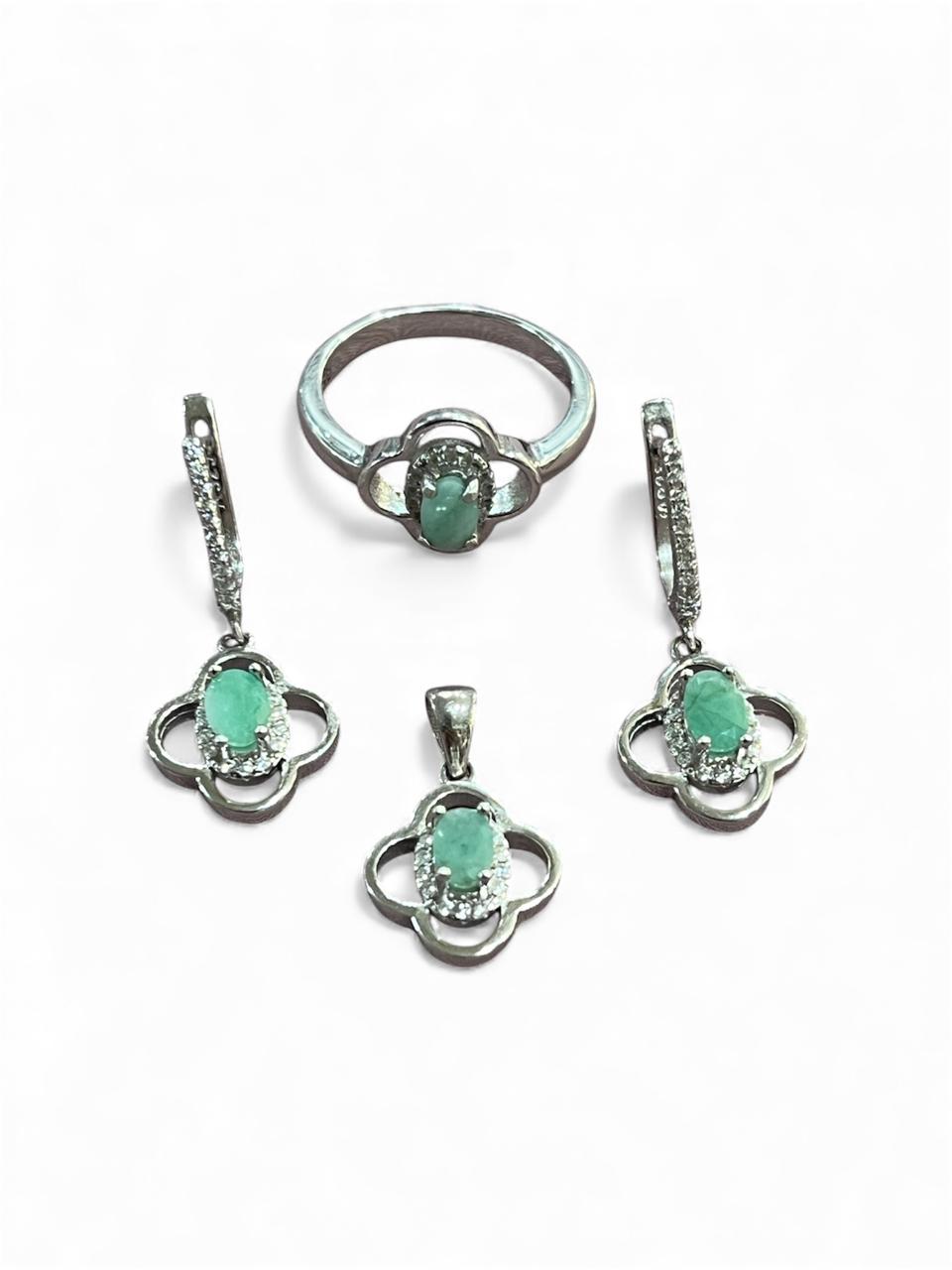 925 Rohdium Sliver 925 Emerald Stone Set