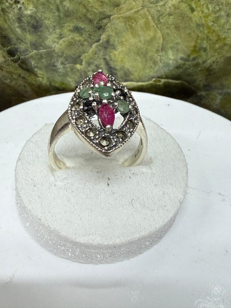 Luxury Multi-Stone Ruby, Emerald & Sapphire Ring – 925 Sterling Silver with Rhodium Polish**
Celebrate elegance and vibrant beauty with this exquisite Multi-Stone Ruby, Emerald & Sapphire Ring, meticulously crafted in genuine 925 Sterling Silver