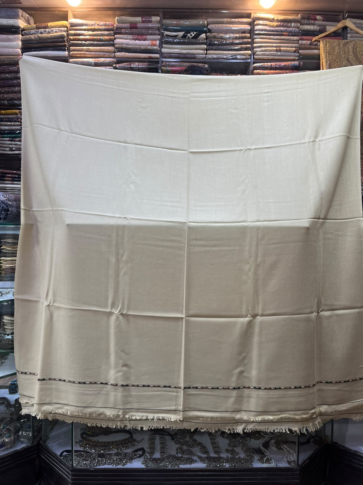 72 Woolen Gents Shawls