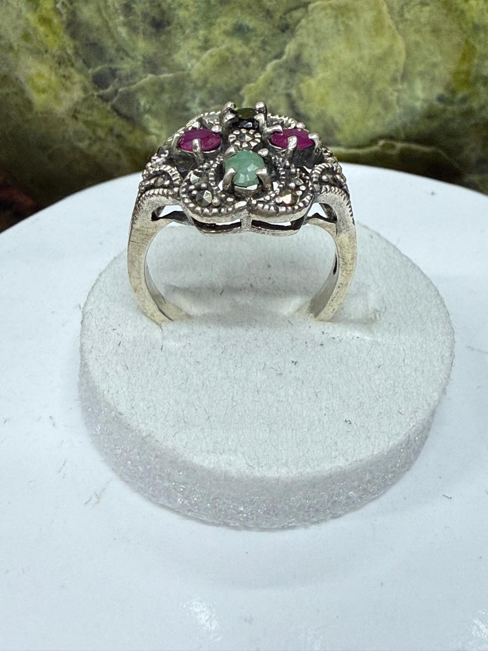 Luxury Multi-Stone Ruby, Emerald & Sapphire Ring – 925 Sterling Silver with Rhodium Polish**
Celebrate elegance and vibrant beauty with this exquisite Multi-Stone Ruby, Emerald & Sapphire Ring, meticulously crafted in genuine 925 Sterling Silver