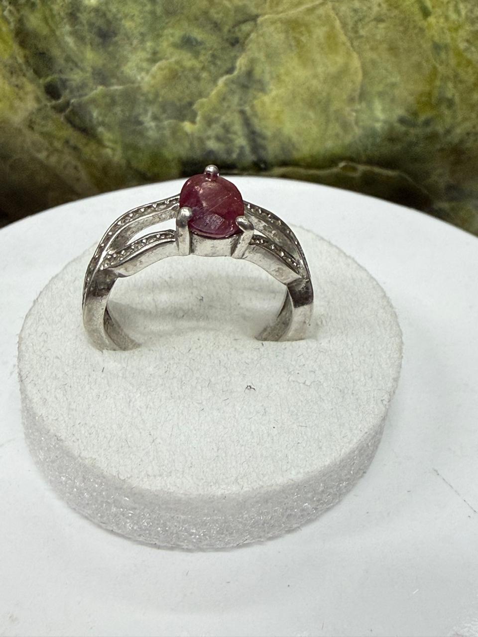 Ruby Stone Ring – 925 Sterling Silver
Add timeless elegance to your jewelry collection with this stunning Ruby Stone Ring, beautifully handcrafted in genuine 925 sterling silver. Featuring a vibrant red ruby, this ring symbolizes love, passion, confidence
